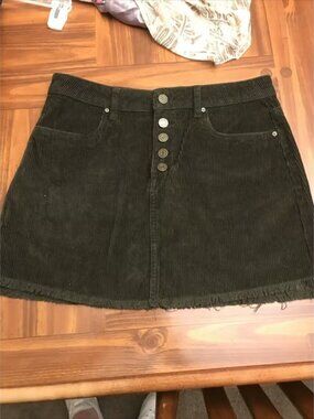 indigo rein juniors 9 olive green corduroy short skirt